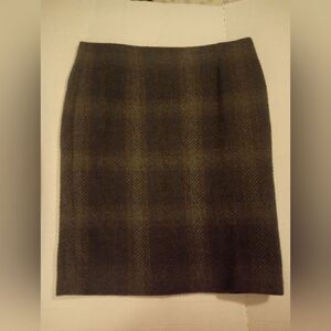 Dalia Collection wool blend knee length skirt with back zipper closure